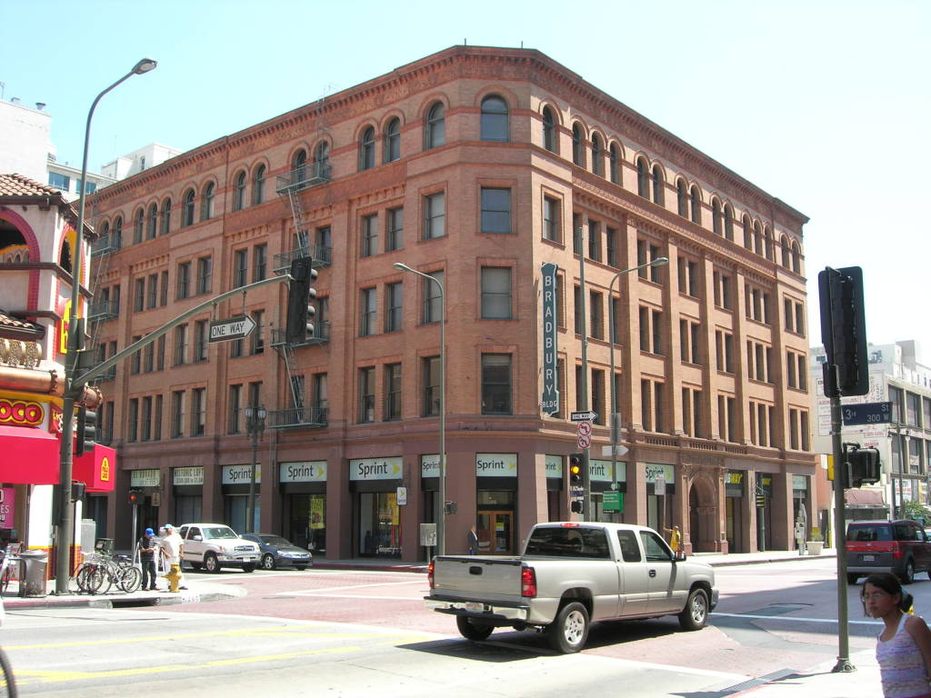 Scaled image 1850_bradbury_building.jpg 