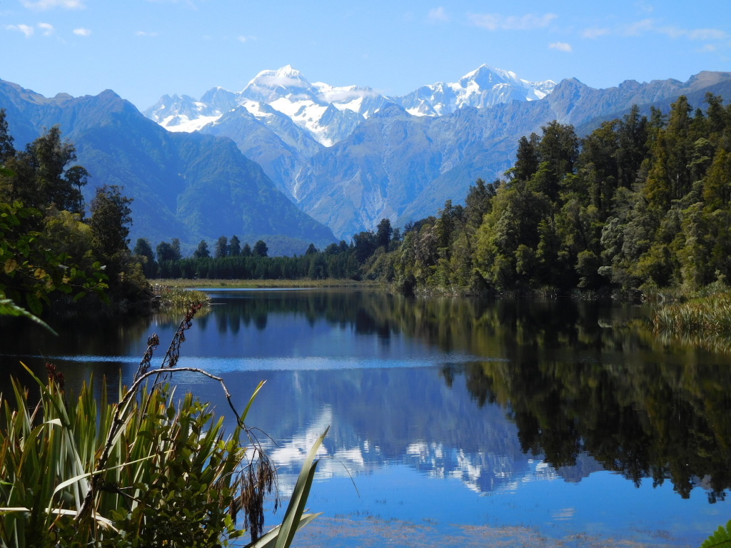 Scaled image 1211_mt_tasman_and_mt_cook.jpg 